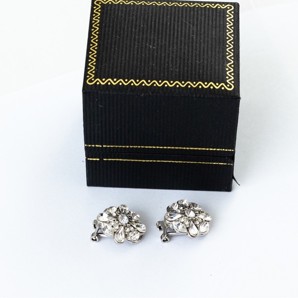 Unique dressy sparkly clear stone cluster clip on earrings with silver - Picture 15 of 15